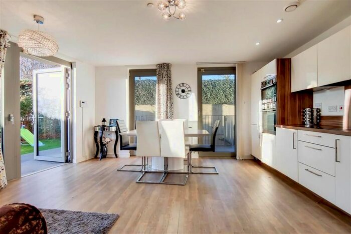 2 Bedroom Flat To Rent In Booth Road, London, E16