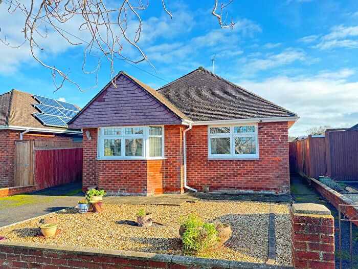 2 Bedroom Detached Bungalow For Sale In Fircroft Crescent, Rustington, BN16