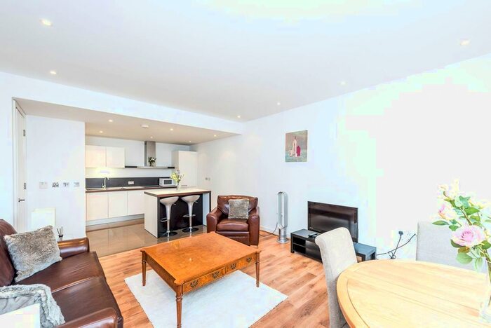 1 Bedroom Flat To Rent In Grosvenor Waterside, Chelsea, London, SW1W