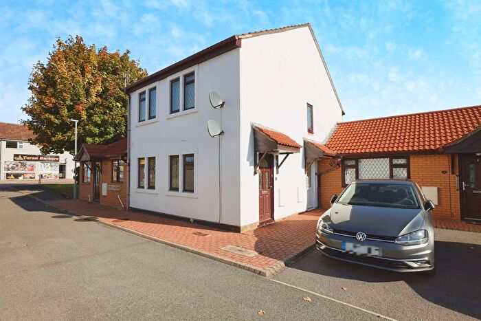 1 Bedroom Maisonette For Sale In Cherry Tree Court, Calne, SN11
