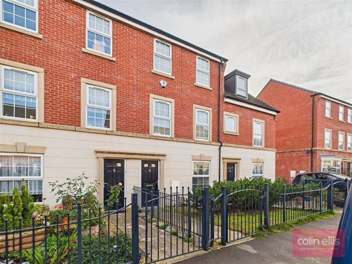 4 Bedroom Terraced House For Sale In Ashlar Drive, Eastfield, Scarborough, YO11