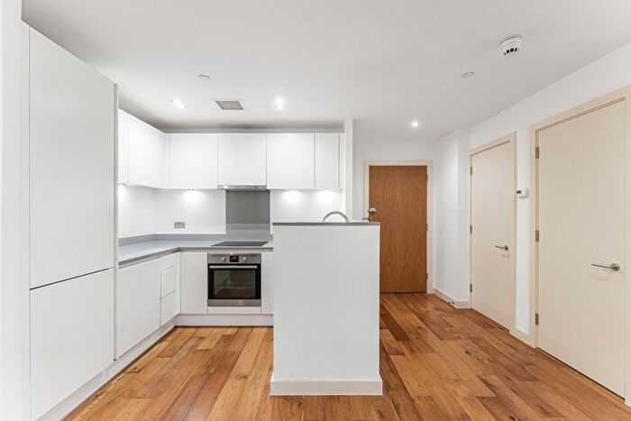 1 Bedroom Flat To Rent In Palmers Road, Bethnal Green, London, E2