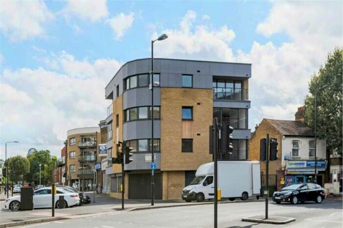 2 Bedroom Flat To Rent In Rotherhithe New Road, London, SE16