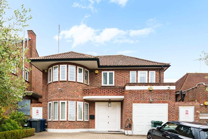 5 Bedroom Detached House To Rent In Crooked Usage, Finchley, N3