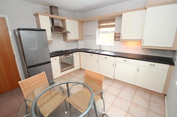 2 Bedroom Flat To Rent In Charnley Drive, Leeds, West Yorkshire, Uk, LS7