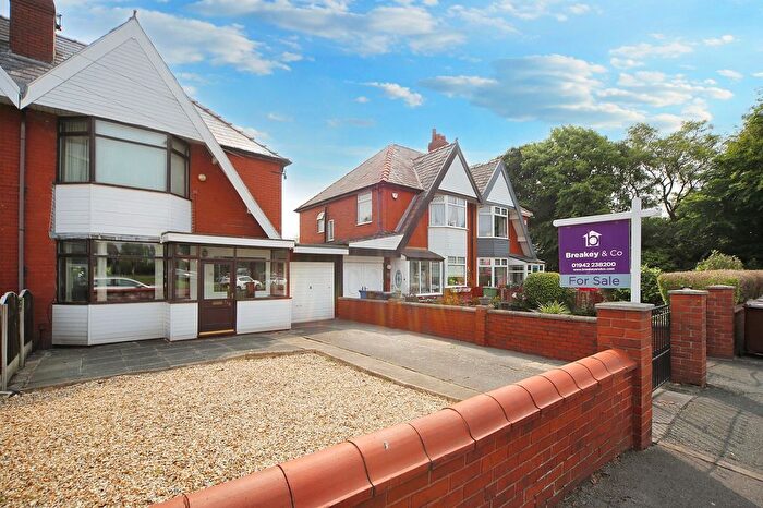 3 Bedroom Semi-Detached House For Sale In Warrington Road, Wigan, WN3