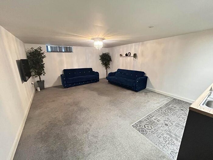 Studio To Rent In Cape Street, Bradford, West Yorkshire, BD1