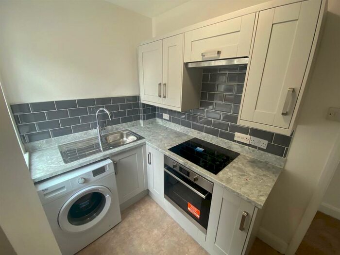 2 Bedroom Flat To Rent In Station Lane, Hornchurch, RM12