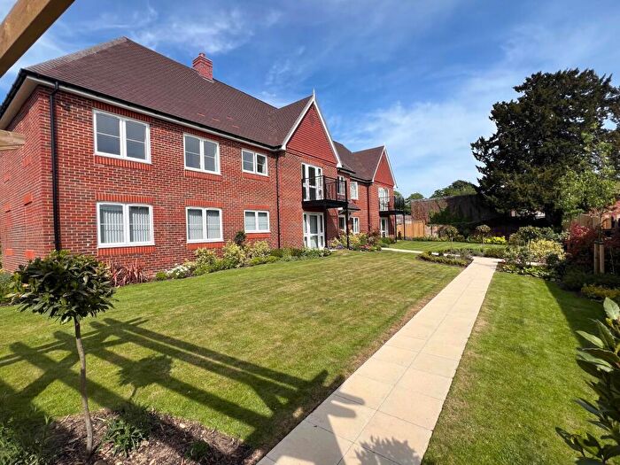 2 Bedroom Apartment For Sale In Victoria Road, Manns Lodge, GU6