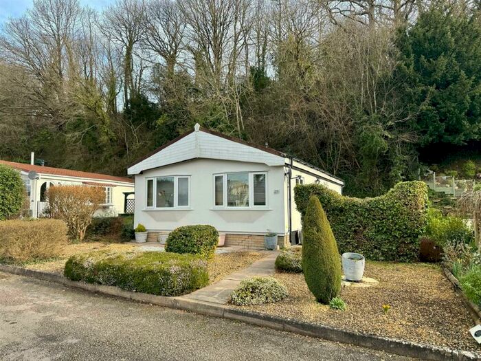 2 Bedroom Park Home For Sale In Gloucester Road, Longhope, GL17