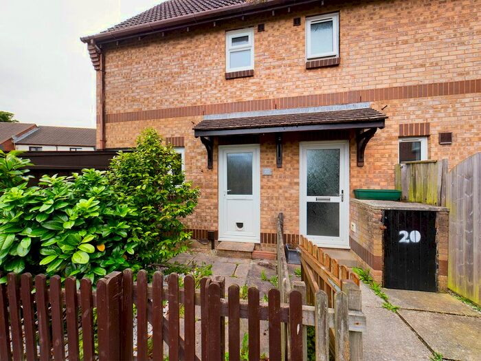 Houses for sale & to rent in TQ12 4AX, Shaldon Road, Buckland And