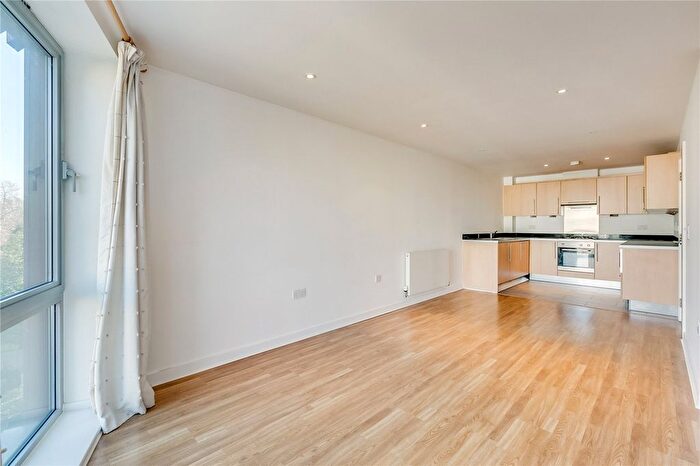 1 Bedroom Flat To Rent In Highbury Grove, Islington, N5