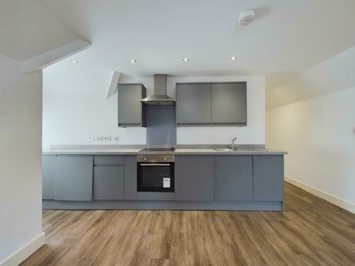 2 Bedroom Apartment To Rent In Knifesmithgate, Chesterfield, S40