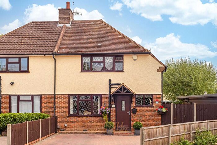3 Bedroom Semi-Detached House For Sale In Charlesfield Road, Horley, RH6