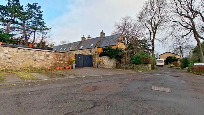 4 Bedroom Detached House To Rent In Manse Park, Uphall, West Lothian, EH52