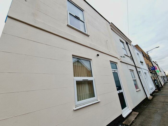 4 Bedroom Terraced House To Rent In Oxford Street, Leamington Spa, CV32