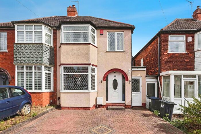 3 Bedroom Semi-Detached House For Sale In Aldershaw Road, Birmingham, B26