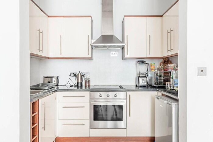 2 Bedroom Flat To Rent In Finborough Road, Chelsea, London, SW10