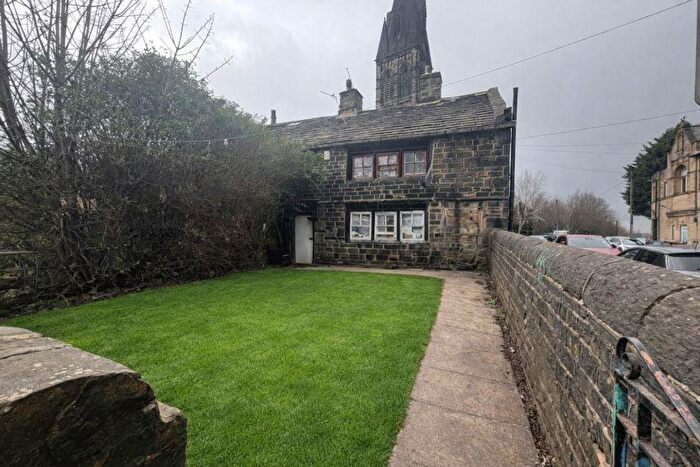 3 Bedroom End Of Terrace House For Sale In , Great Horton Road Bradford, BD7