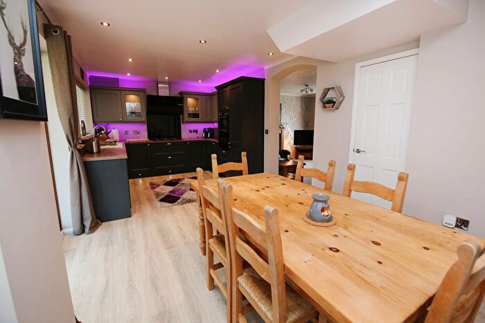 5 Bedroom Detached House For Sale In Sandpiper Drive, Uttoxeter, ST14