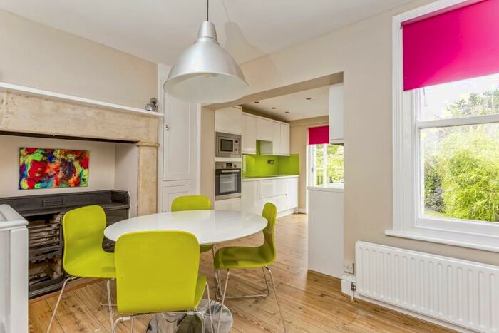 2 Bedroom Apartment To Rent In Old Bath Road Cheltenham, GL53