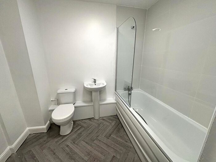 2 Bedroom Flat To Rent In Clarence Parade, Southsea, Portsmouth, PO5