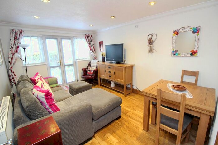 1 Bedroom Flat To Rent In Sandy Lane North, Wallington, SM6