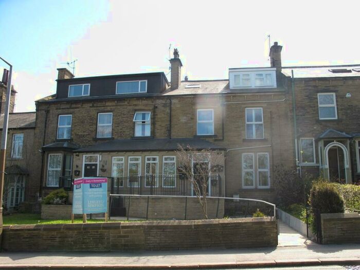 2 Bedroom Flat To Rent In , Kirkgate, Shipley, West Yorkshire, BD18