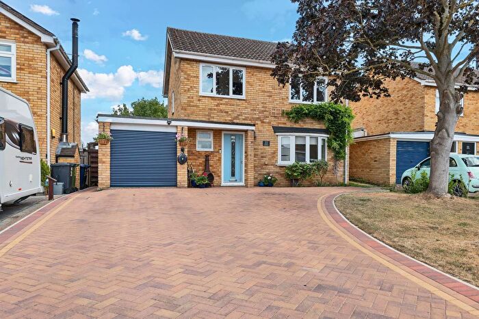 4 Bedroom Detached House For Sale In Bramley Avenue, Needingworth, PE27