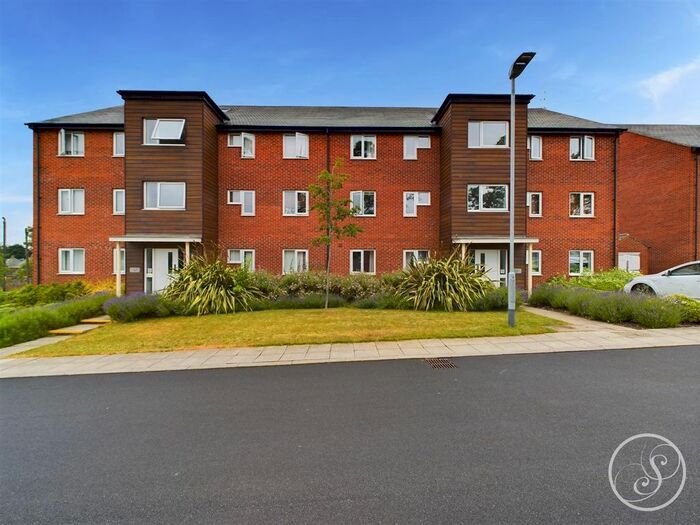 2 Bedroom Flat To Rent In Pearsons Way, Seacroft, Leeds, LS14