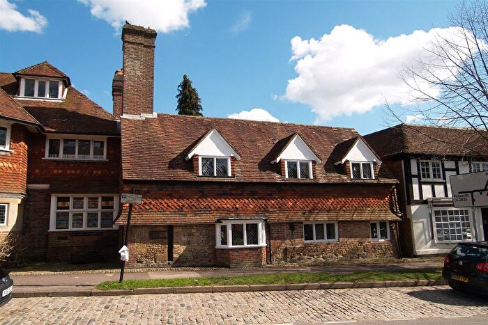 Semi-Detached House For Sale In A High Street, Haslemere, GU27