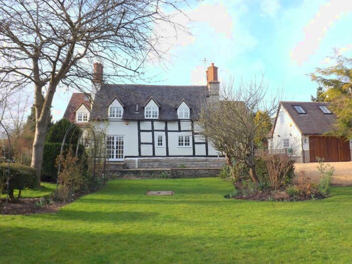 3 Bedroom House To Rent In Exhall Alcester, B49