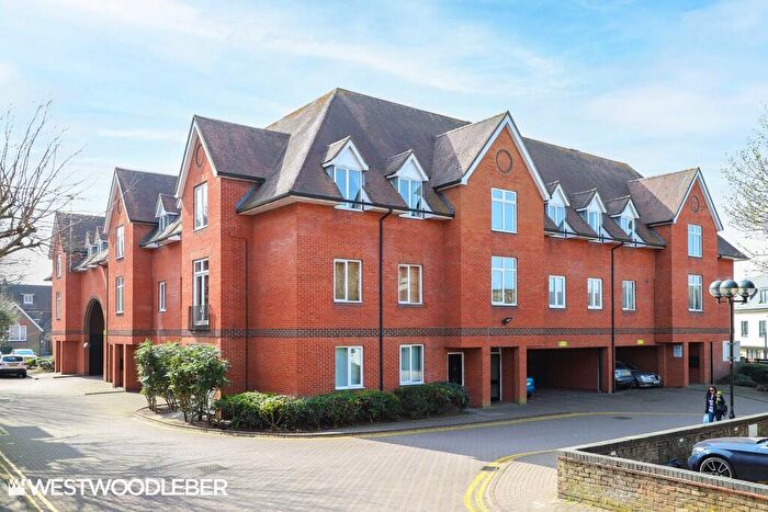 2 Bedroom Apartment To Rent In Bluecoat Court, Hertford, SG14