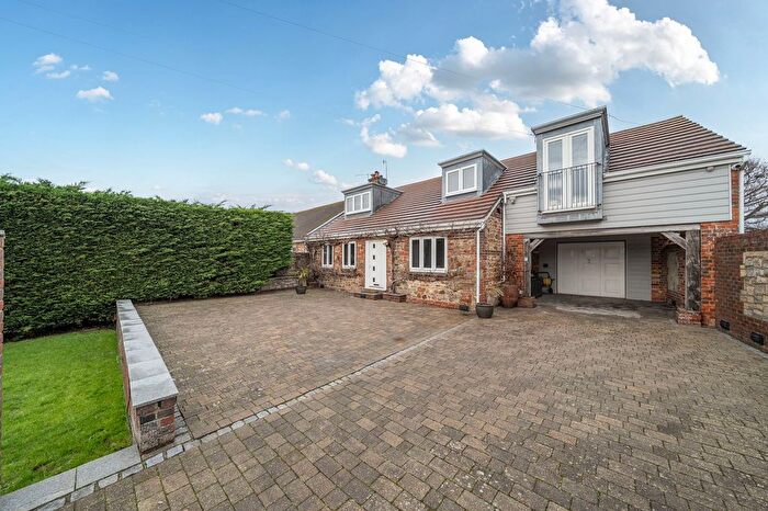 5 Bedroom Link Detached House For Sale In Barton Close, Nyetimber, Bognor Regis, PO21