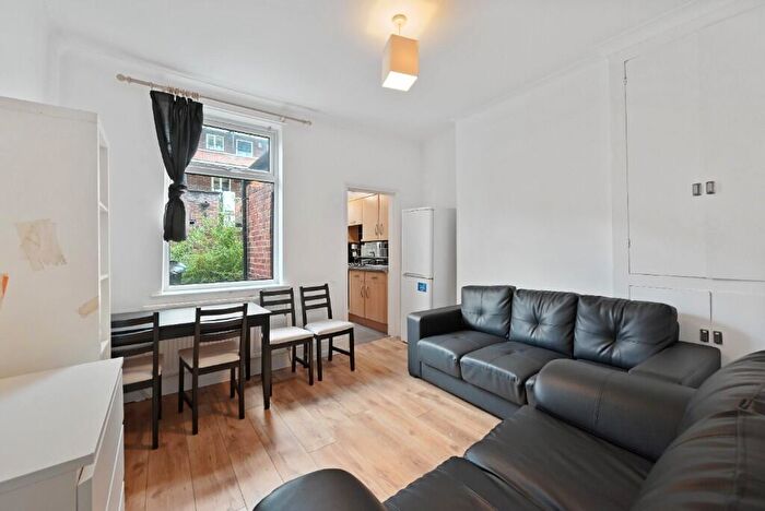 3 Bedroom Terraced House To Rent In Neill Road, Sheffield, - Bed House For Group Of Students Or Professionals!, S11