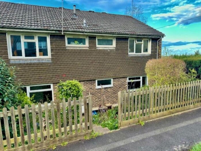 2 Bedroom Flat To Rent In Hill Ground, Frome, BA11