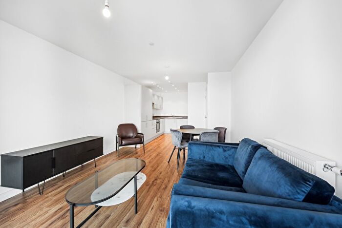1 Bedroom Flat To Rent In Stylus Place, Hayes, UB3