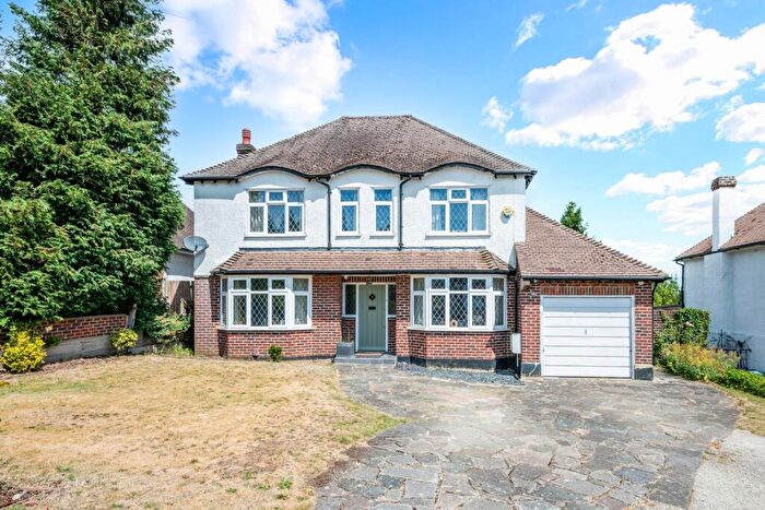 3 Bedroom Detached House For Sale In Shawley Way, Epsom, KT18