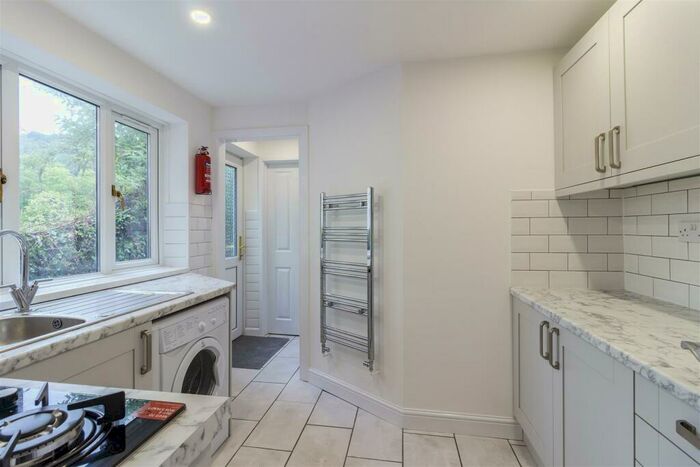 4 Bedroom Terraced House To Rent In Meadow Street, Treforest, CF37