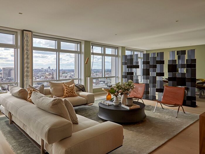 3 Bedroom Flat For Sale In New Oxford Street, London, WC1A