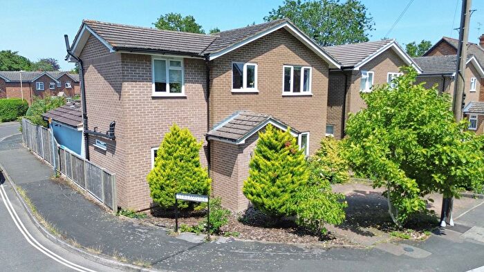 4 Bedroom Detached House For Sale In Albany Road, Fleet, GU51