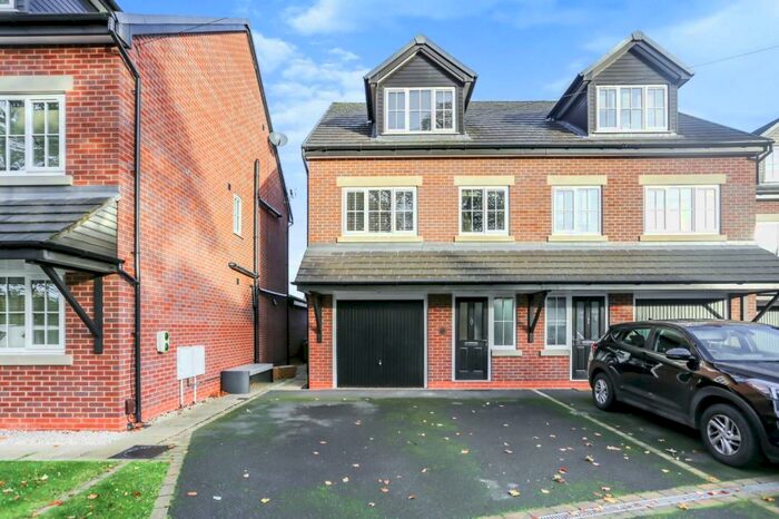 4 Bedroom Semi-Detached House To Rent In Grimshaw Lane, Bollington, Macclesfield, Cheshire, SK10