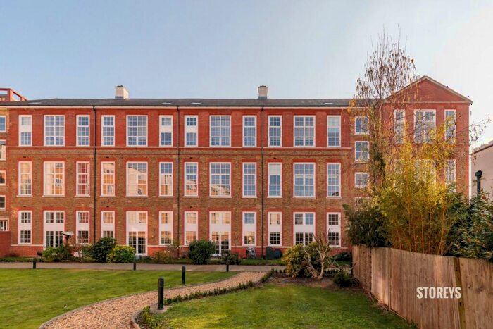 3 Bedroom Duplex To Rent In Enfield Road, De Beauvoir, London, N1