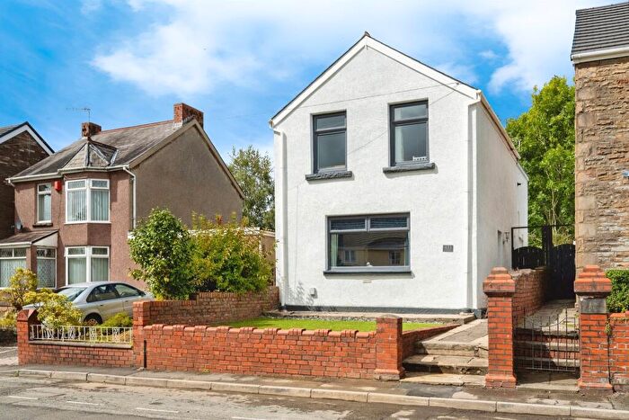 3 Bedroom Detached House For Sale In Clydach Road, Ynysforgan, Swansea, SA6