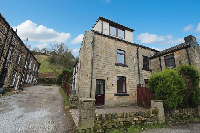 3 Bedroom Cottage For Sale In Peel Cottage Road, Todmorden, OL14