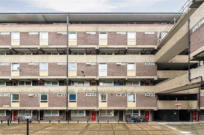 2 Bedroom Flat To Rent In Hampson Way, Vauxhall, SW8