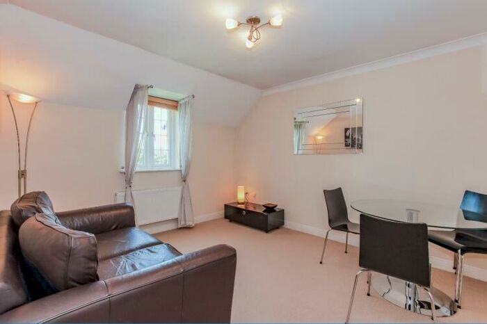 2 Bedroom Apartment To Rent In Medhurst Way, Littlemore, OX4