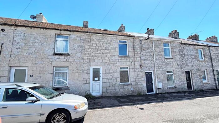 3 Bedroom Terraced House For Sale In Grove Road, Portland, DT5