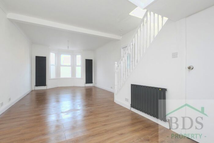 2 Bedroom Detached House To Rent In Avenue Road, London, N15