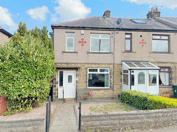 3 Bedroom Terraced House For Sale In Holly Park Drive, Off Hollingwood Lane, Bradford, BD7